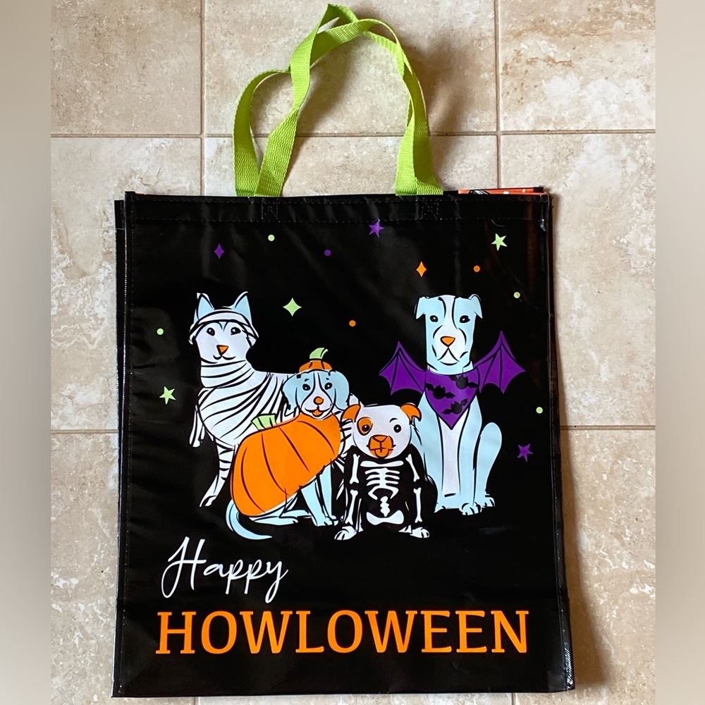 NWT Happy “Howloween” tote bag. Dogs in costume graphics.